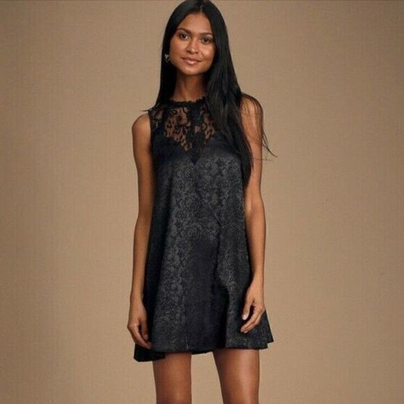 Lulus Dresses & Skirts - Lulus Evidently In Love Floral Satin Swing Dress NEW